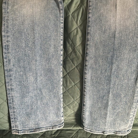 On the road
The hustler sneak - Picture 3 of 12